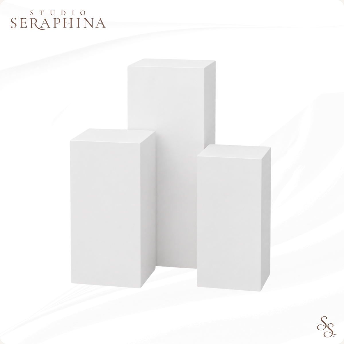 SET OF THREE PILLARS/PLINTHS