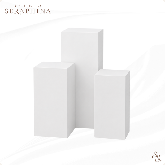 SET OF THREE PILLARS/PLINTHS